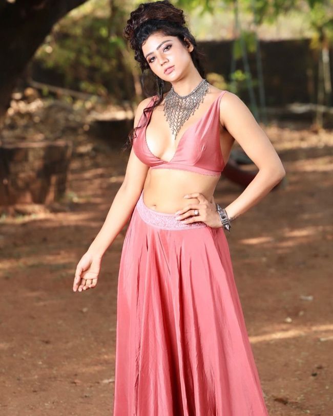 Soniya Bansal Latest Instagram Pics